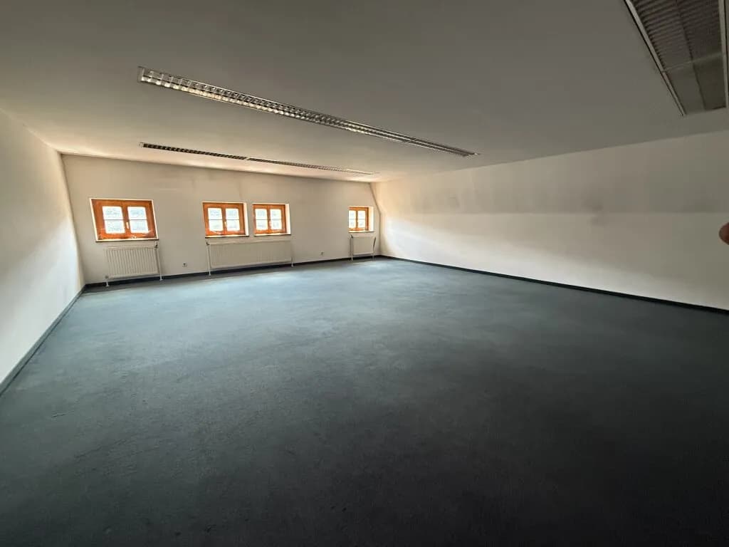 Gewerbeimmobilie kaufen in Kirchdorf an der Krems – 1 370 m², € 1.330.000 – Bild 3 von 4