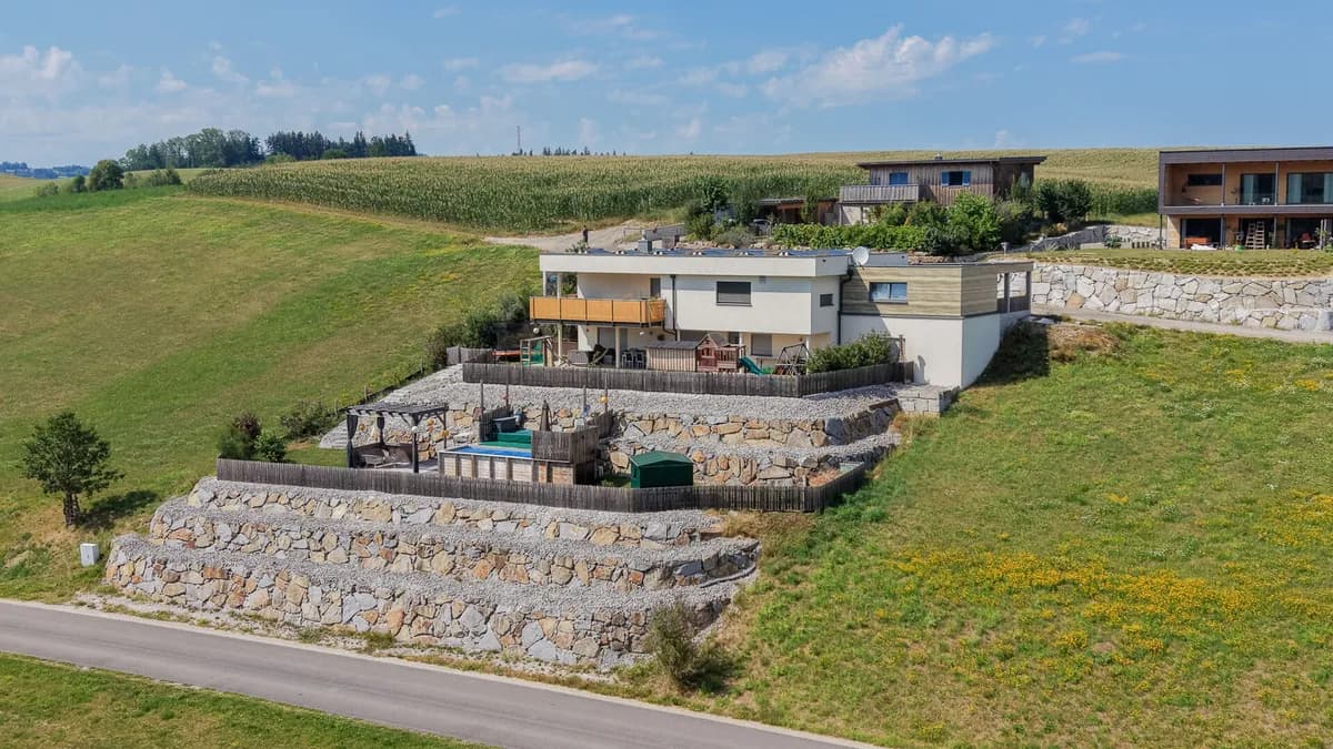 5-Zimmer-Haus kaufen in Vöcklabruck – 202 m², € 785.000