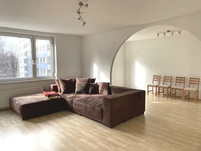 4-Zimmer-Wohnung mieten in Linz – 122 m², € 1.163 – Bild 1 von 7