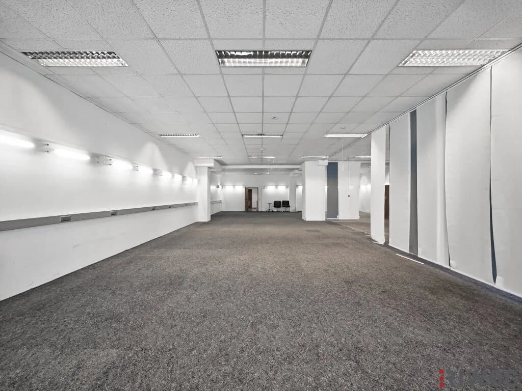 Gewerbeimmobilie mieten in Mödling – 211 m², € 2.653