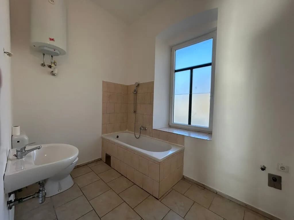 Wohnung mieten in Neunkirchen – 71,22 m², € 716 – Bild 8 von 9