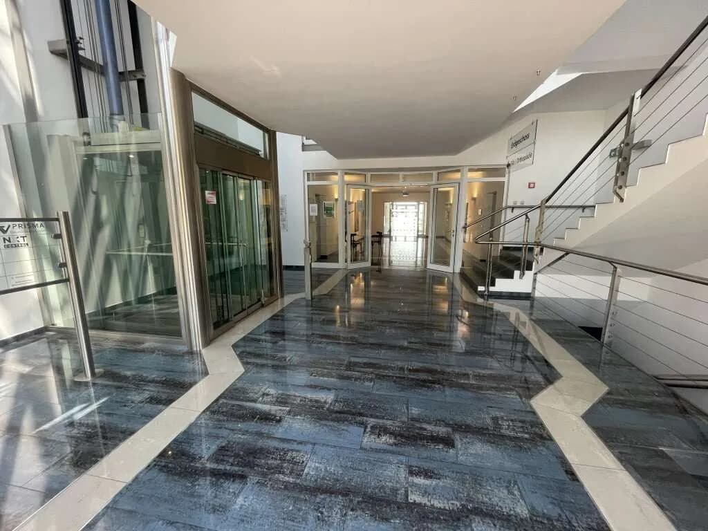 10-Zimmer-Gewerbeimmobilie mieten in Baden – 369 m², € 5.280 – Bild 2 von 14