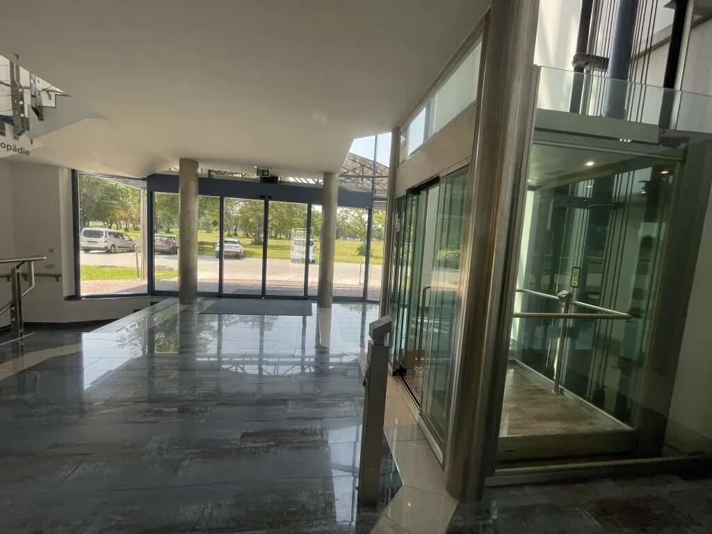 10-Zimmer-Gewerbeimmobilie mieten in Baden – 369 m², € 5.280 – Bild 3 von 14
