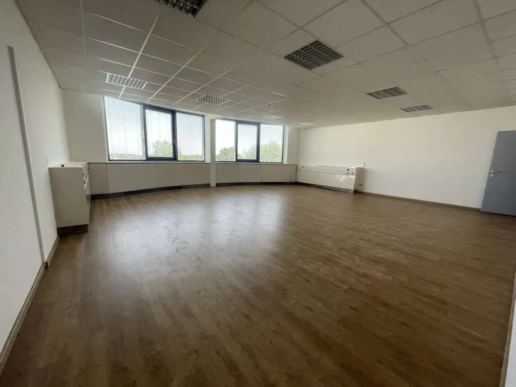 10-Zimmer-Gewerbeimmobilie mieten in Baden – 369 m², € 5.280 – Bild 5 von 14