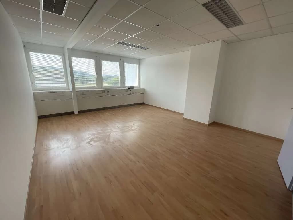 10-Zimmer-Gewerbeimmobilie mieten in Baden – 369 m², € 5.280 – Bild 12 von 14