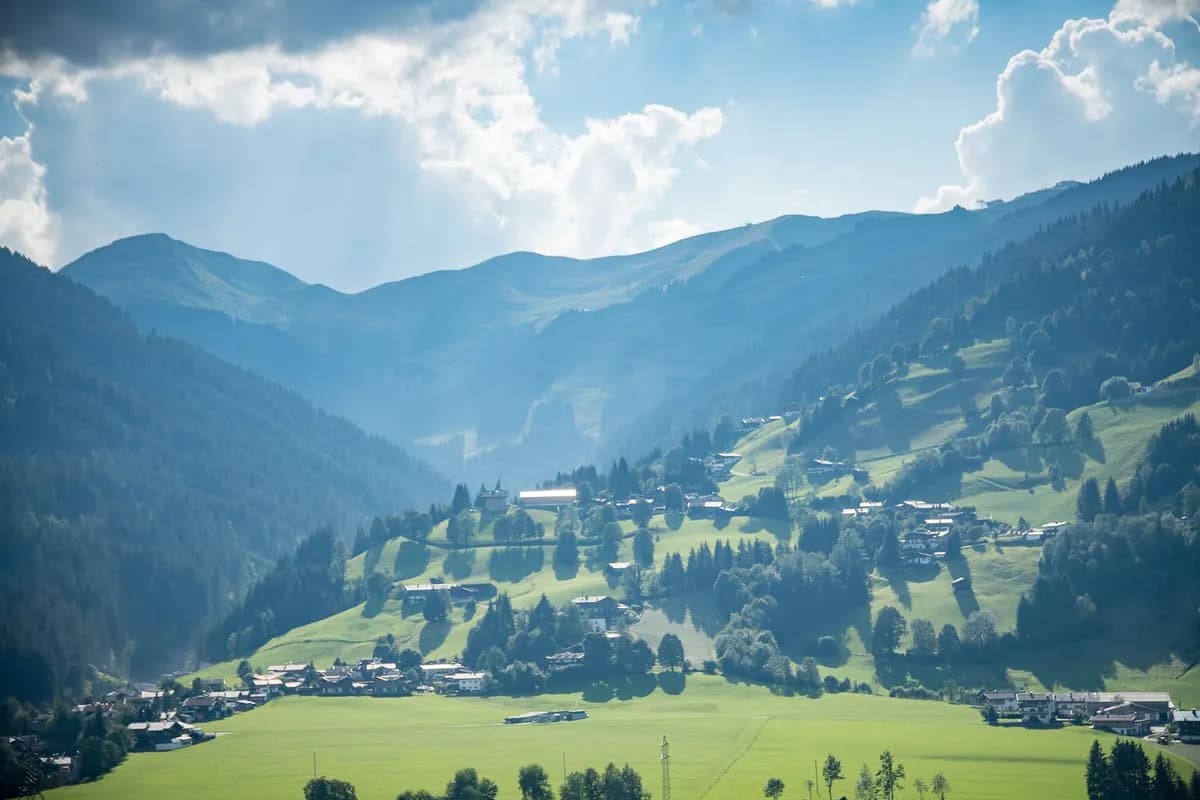 6-Zimmer-Immobilie kaufen in Kitzbühel – 627 m², € 15.950.000 – Bild 8 von 11