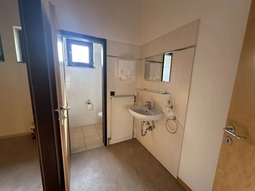 3-Zimmer-Gewerbeimmobilie mieten in Mistelbach – 100 m², € 1.050 – Bild 8 von 15