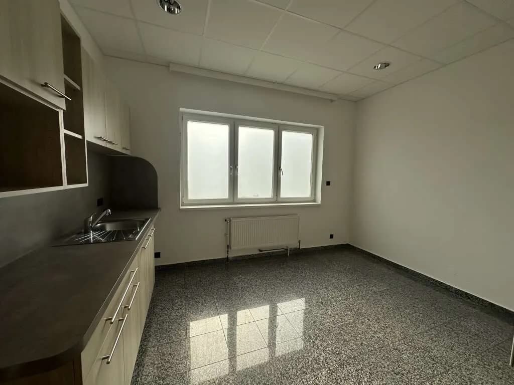 3-Zimmer-Gewerbeimmobilie mieten in Mistelbach – 100 m², € 1.050 – Bild 9 von 15