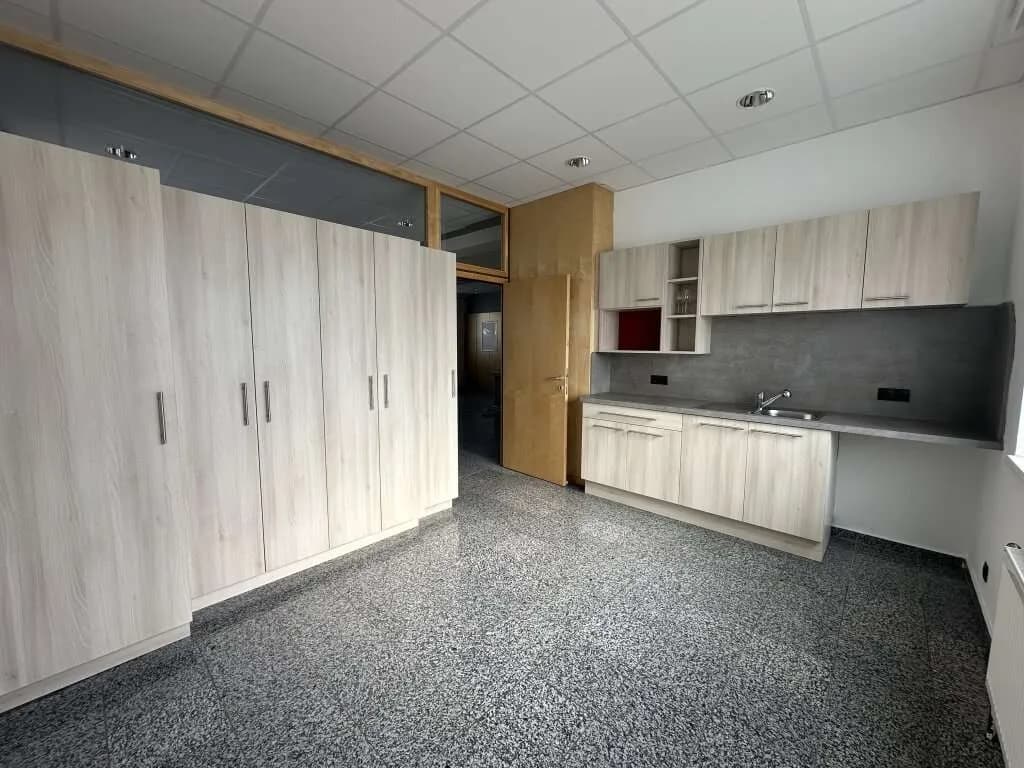 3-Zimmer-Gewerbeimmobilie mieten in Mistelbach – 100 m², € 1.050 – Bild 10 von 15