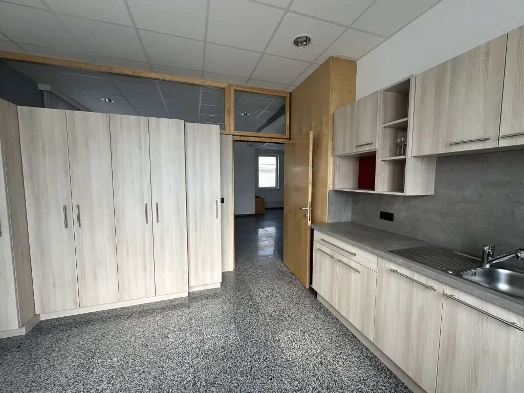 3-Zimmer-Gewerbeimmobilie mieten in Mistelbach – 100 m², € 1.050 – Bild 11 von 15