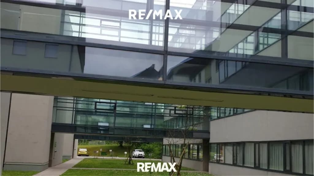 Gewerbeimmobilie mieten in Vöcklabruck – 185 m², € 3.330 – Bild 2 von 4