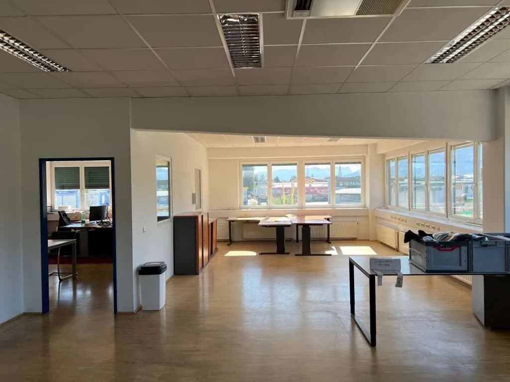 Gewerbeimmobilie mieten in Salzburg-Umgebung – 140 m², € 1.990