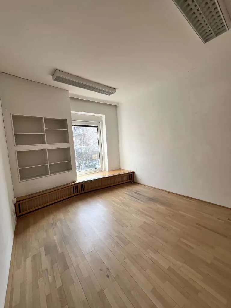 5-Zimmer-Gewerbeimmobilie mieten in Linz – 104 m², € 1.250 – Bild 2 von 8