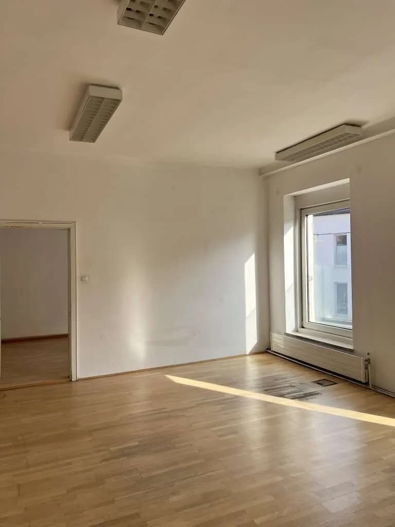 5-Zimmer-Gewerbeimmobilie mieten in Linz – 104 m², € 1.250 – Bild 3 von 8