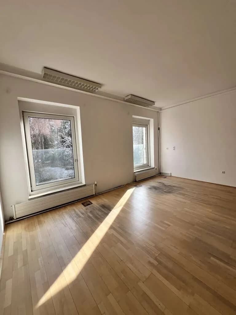 5-Zimmer-Gewerbeimmobilie mieten in Linz – 104 m², € 1.250 – Bild 4 von 8