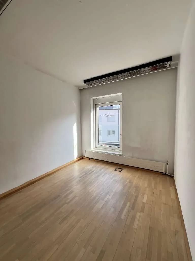 5-Zimmer-Gewerbeimmobilie mieten in Linz – 104 m², € 1.250 – Bild 6 von 8
