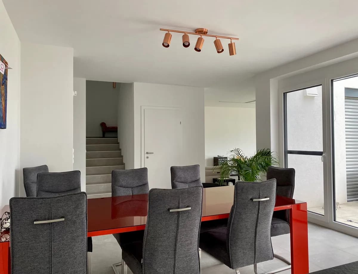 4-Zimmer-Haus mieten in Baden – 140 m², € 3.140 – Bild 4 von 12