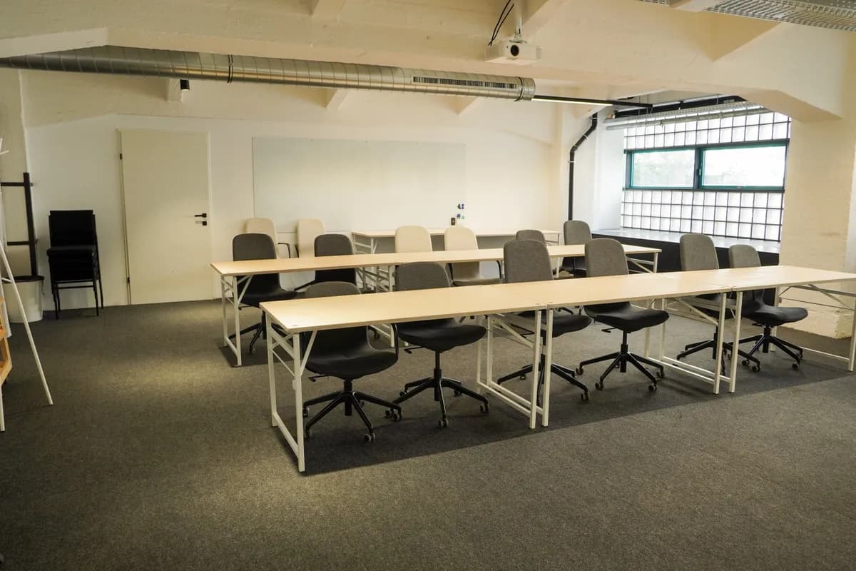 6-Zimmer-Gewerbeimmobilie mieten in Linz – 214 m², € 3.825 – Bild 2 von 6