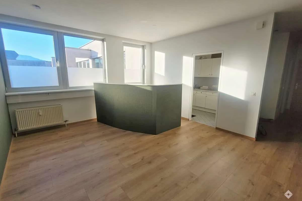 Gewerbeimmobilie mieten in Salzburg Stadt – 128 m², € 1.605 – Bild 2 von 5