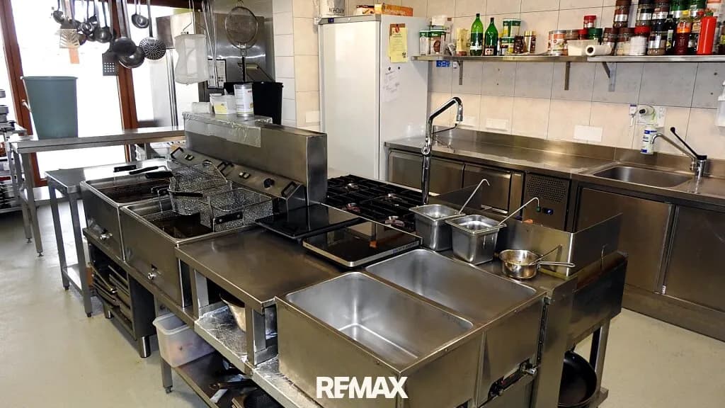 Gewerbeimmobilie mieten in Bruck-Mürzzuschlag – 350 m², € 4.833 – Bild 17 von 24