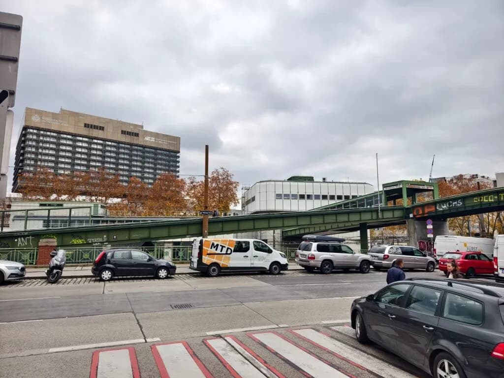 5-Zimmer-Gewerbeimmobilie kaufen in Wien – 139 m², € 199.000 – Bild 2 von 4
