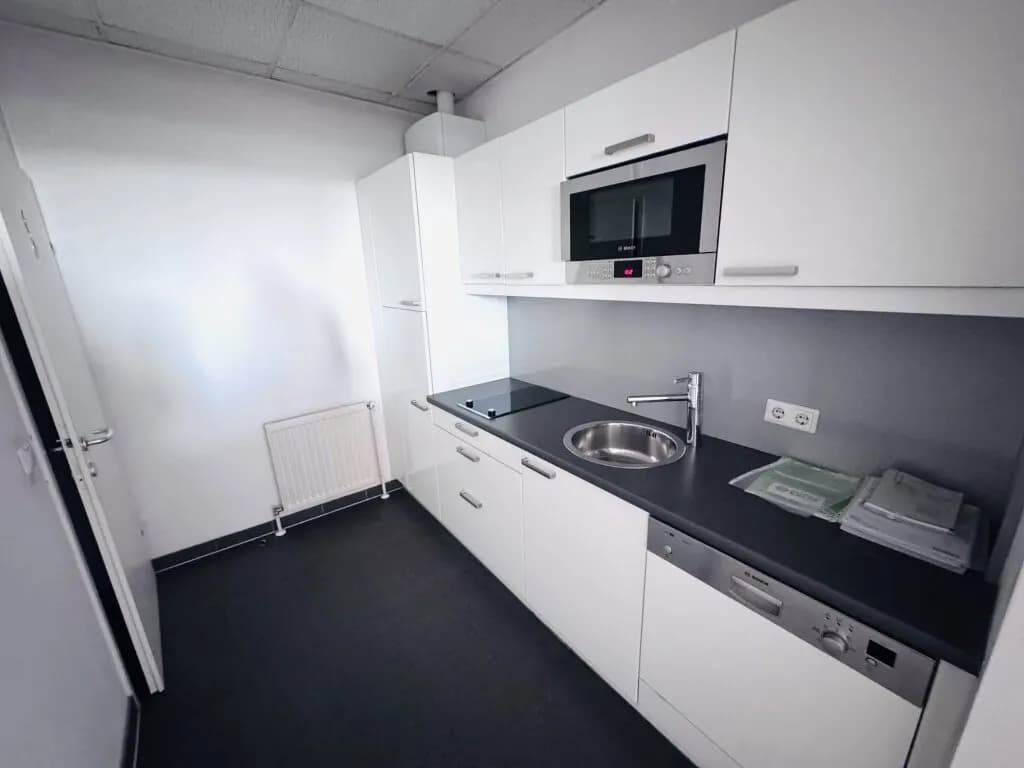 6-Zimmer-Gewerbeimmobilie mieten in Wien – 213 m², € 1.416 – Bild 12 von 17