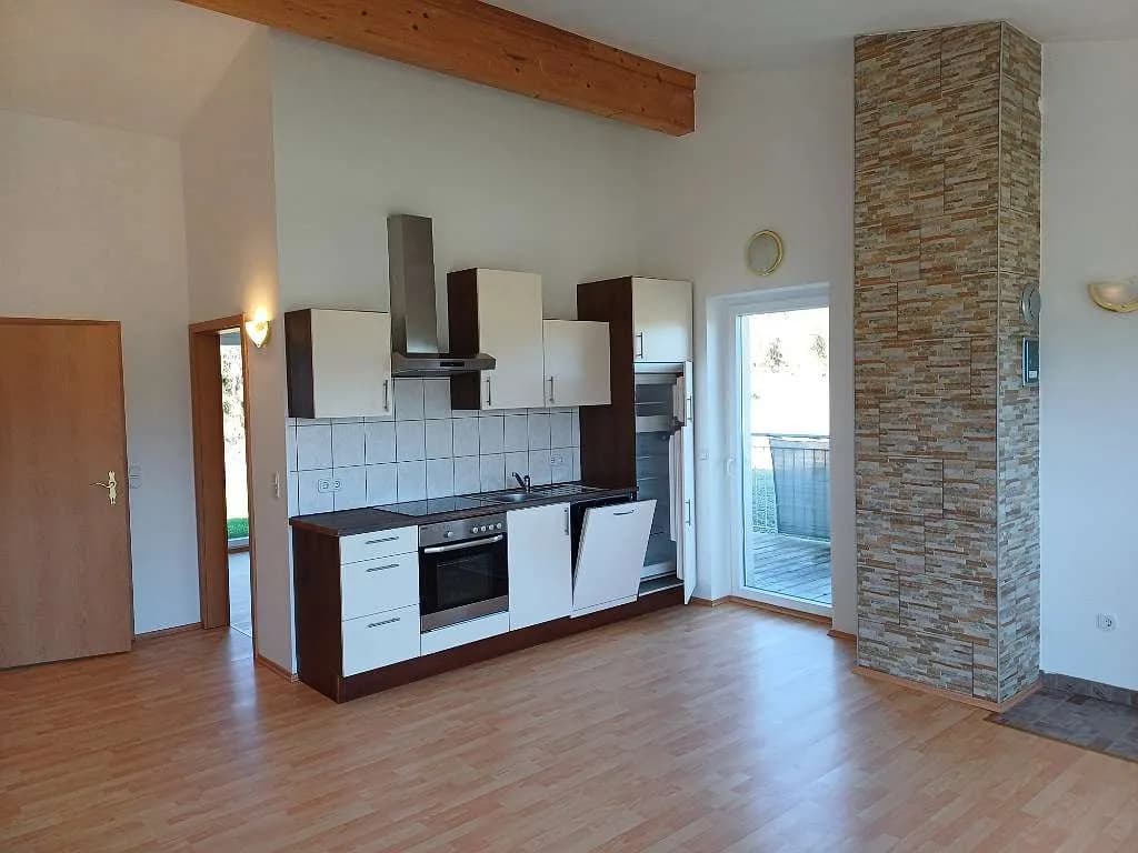 3-Zimmer-Wohnung mieten in Feldkirchen – 60 m², € 979 – Bild 2 von 7