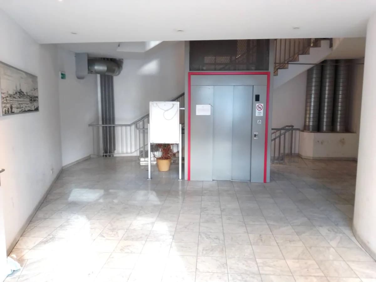 Gewerbeimmobilie mieten in Sankt Pölten – 346 m², € 4.000 – Bild 2 von 24