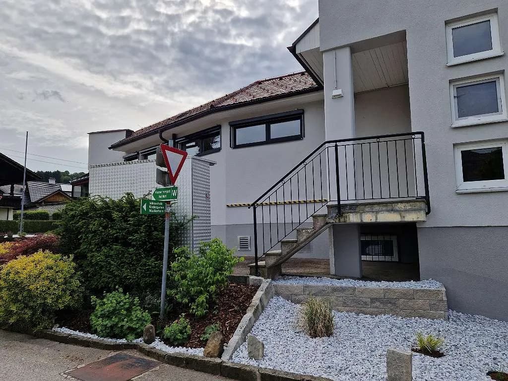 Gewerbeimmobilie mieten in Vöcklabruck – 407 m², € 2.000 – Bild 4 von 14