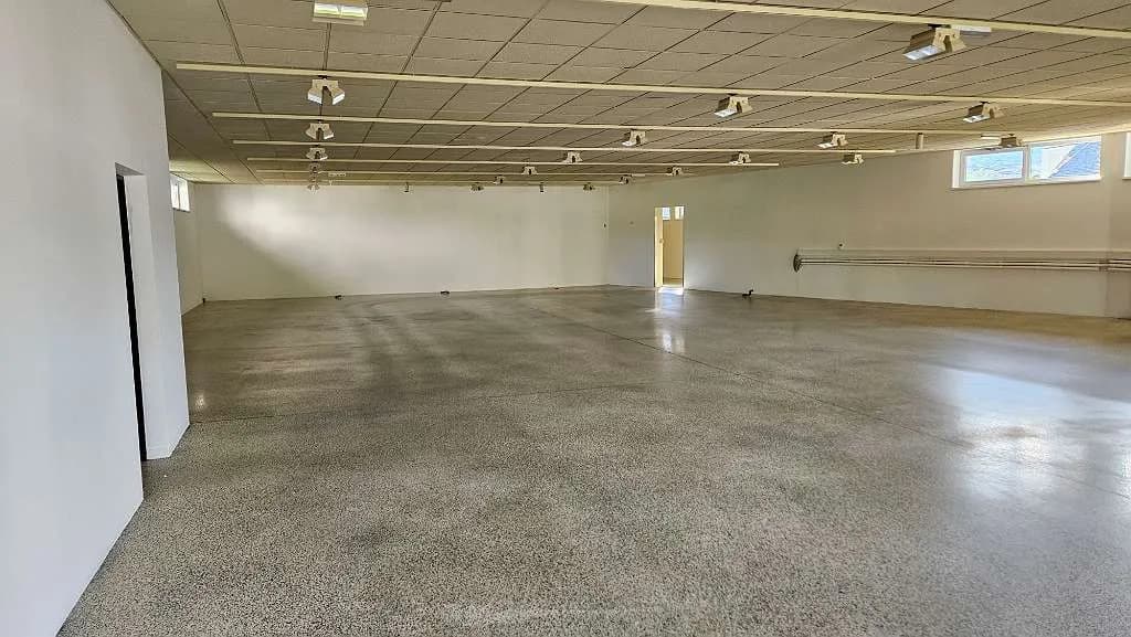 Gewerbeimmobilie mieten in Vöcklabruck – 407 m², € 2.000 – Bild 6 von 14