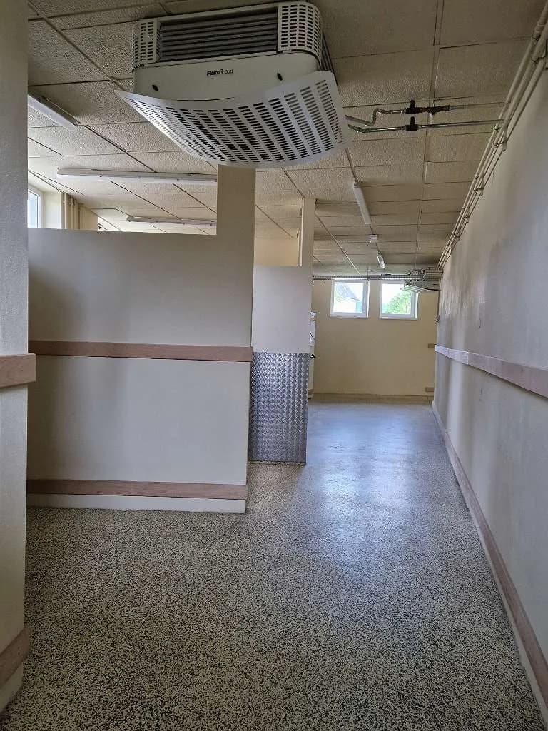 Gewerbeimmobilie mieten in Vöcklabruck – 407 m², € 2.000 – Bild 9 von 14