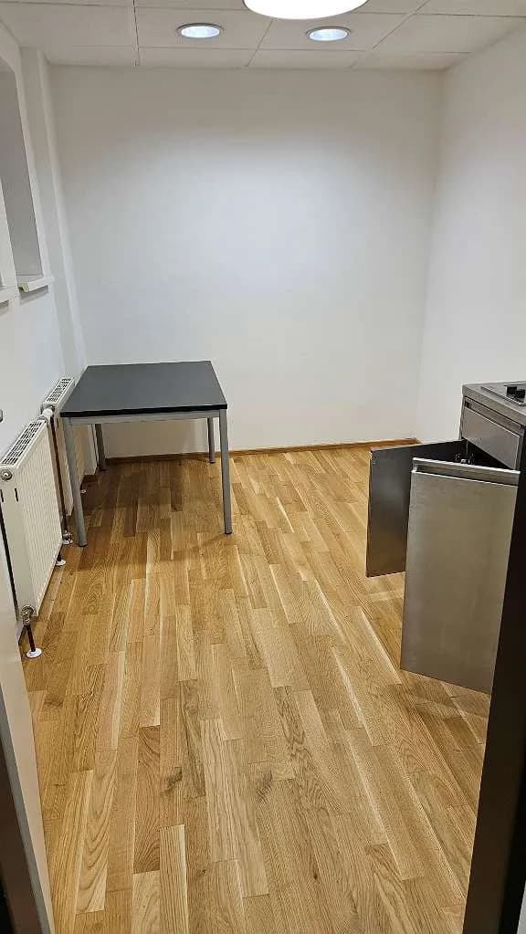 Gewerbeimmobilie mieten in Vöcklabruck – 407 m², € 2.000 – Bild 12 von 14