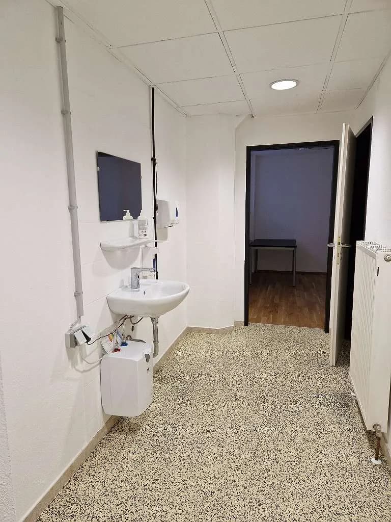 Gewerbeimmobilie mieten in Vöcklabruck – 407 m², € 2.000 – Bild 14 von 14