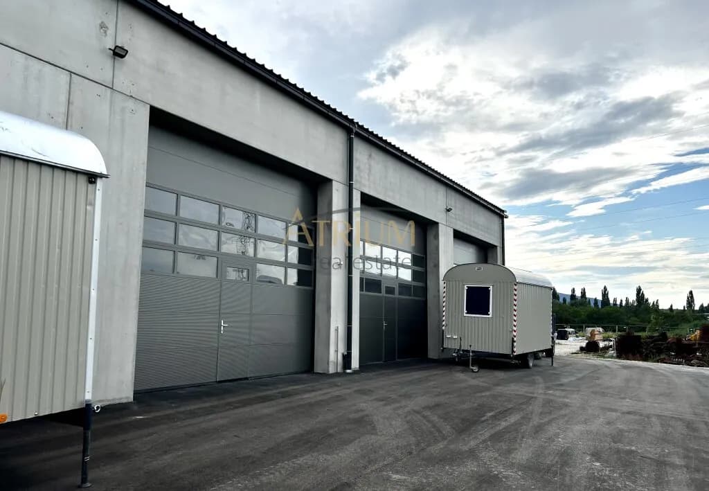 Gewerbeimmobilie mieten in Baden – 126 m², € 1.381