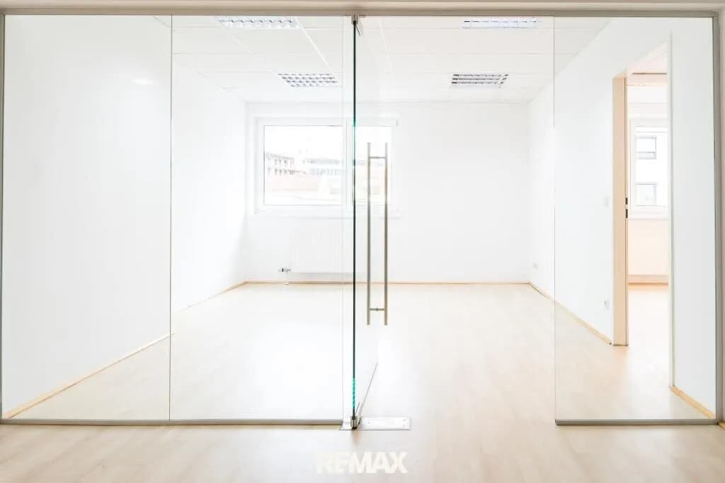 6-Zimmer-Gewerbeimmobilie mieten in Linz – 158 m², € 1.304