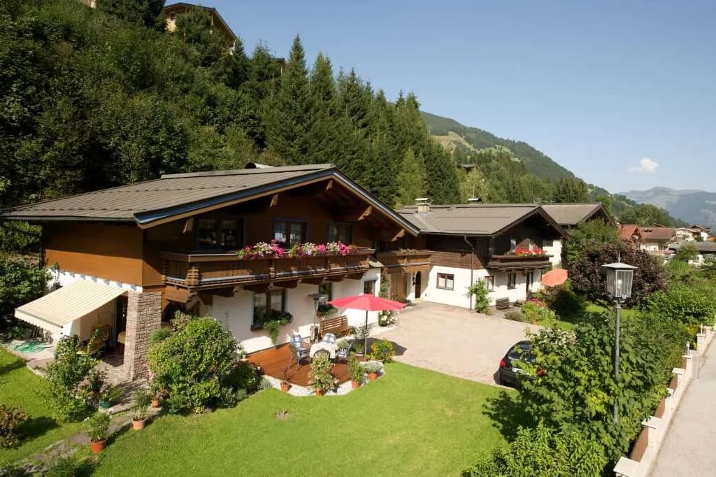 16-Zimmer-Immobilie kaufen in Zell am See – 420 m², € 1.690.000 – Bild 1 von 6
