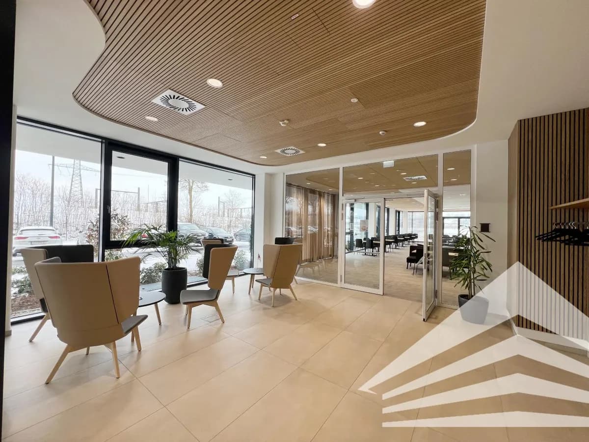 Gewerbeimmobilie mieten in Linz Land – 571 m², € 6.852