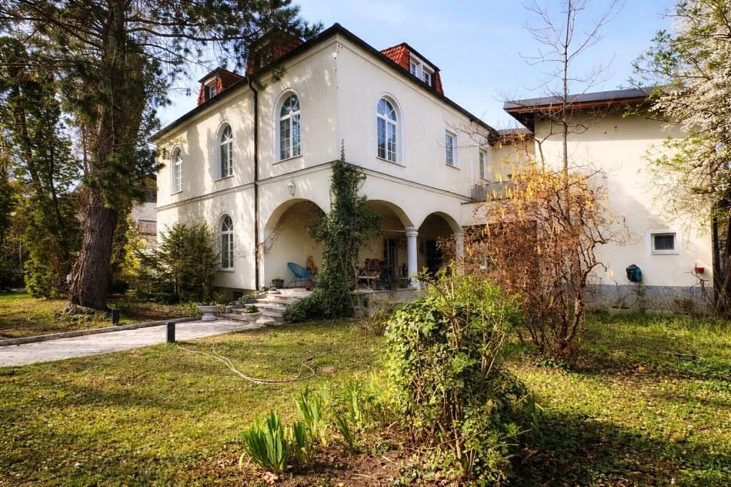 8-Zimmer-Immobilie kaufen in Baden – 2 069 m², € 1.600.000