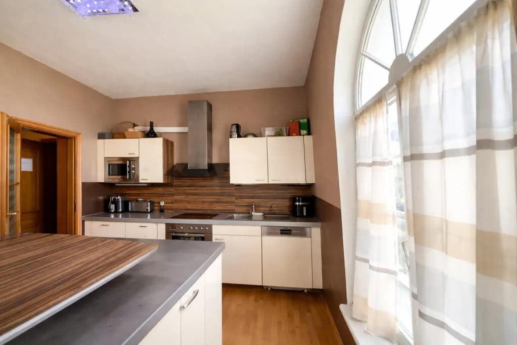 8-Zimmer-Immobilie kaufen in Baden – 2 069 m², € 1.600.000 – Bild 14 von 26