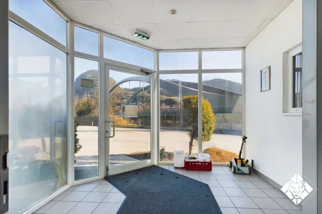 20-Zimmer-Gewerbeimmobilie mieten in Kufstein – 3 413 m², € 25.000 – Bild 39 von 45