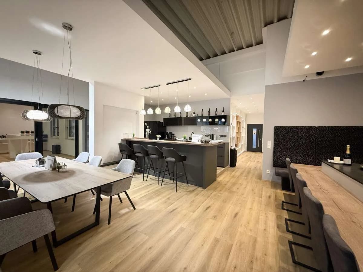 Immobilie mieten in Wiener Neustadt Land – 772 m², € 7.520 – Bild 4 von 13