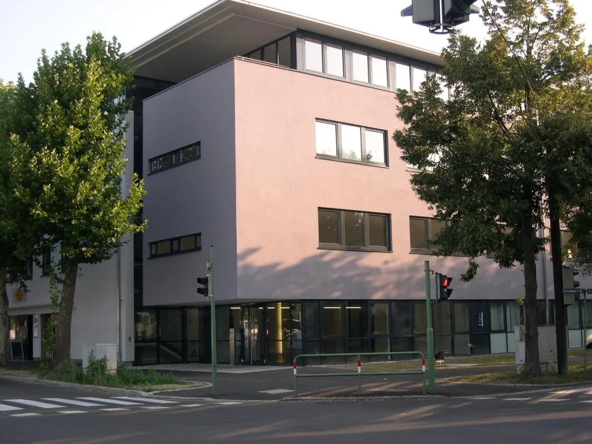 3-Zimmer-Gewerbeimmobilie mieten in Wels – 93 m², € 1.437
