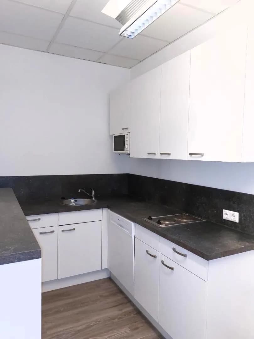 3-Zimmer-Gewerbeimmobilie mieten in Wels – 93 m², € 1.437 – Bild 8 von 8