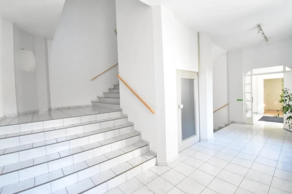 11-Zimmer-Gewerbeimmobilie mieten in Wien – 359 m², € 5.421 – Bild 5 von 6