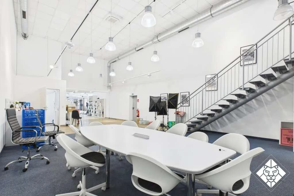 2-Zimmer-Gewerbeimmobilie mieten in Kufstein – 330 m², € 4.500 – Bild 7 von 11