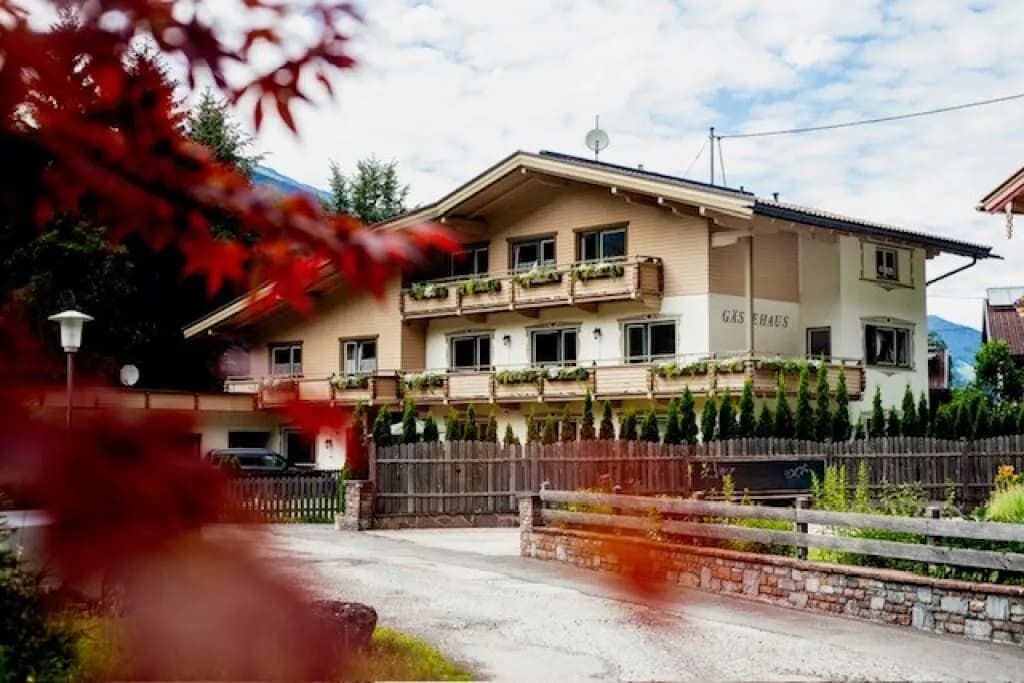 16-Zimmer-Gewerbeimmobilie kaufen in Schwaz – 312 m², € 2.700.000 – Bild 4 von 19
