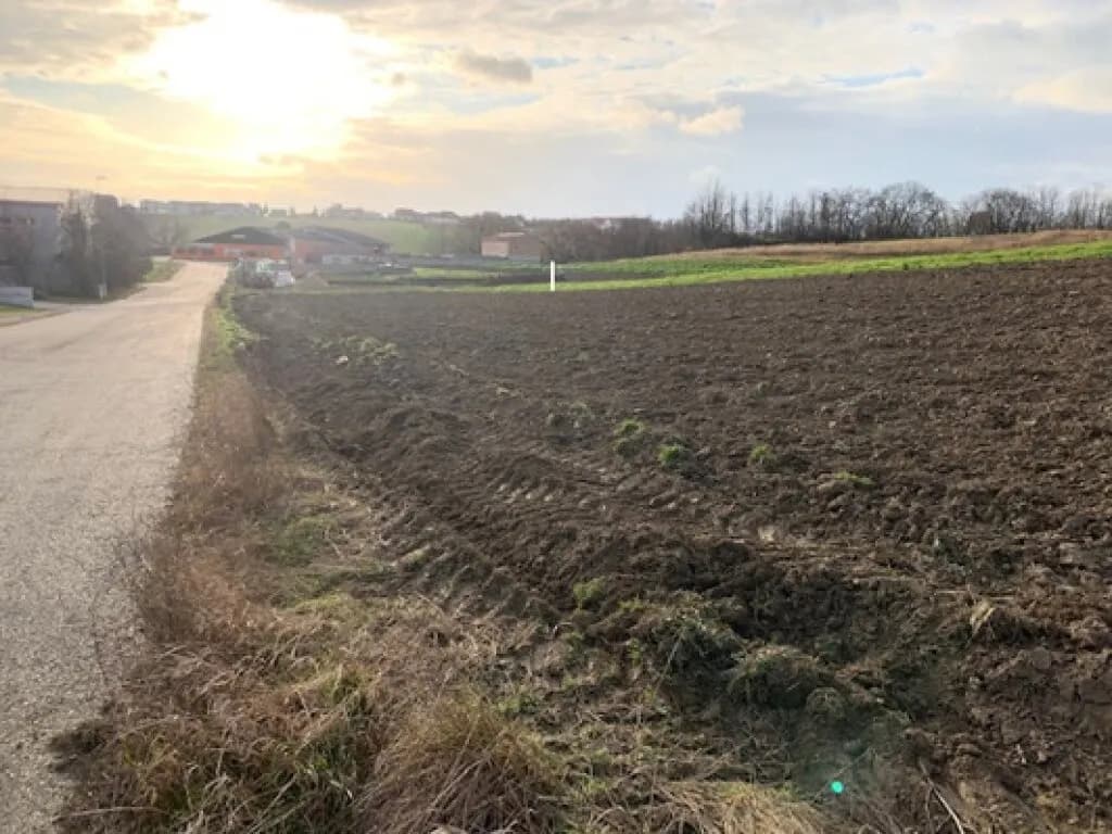 Immobilie kaufen in Mistelbach – 4 333 m², € 390.000