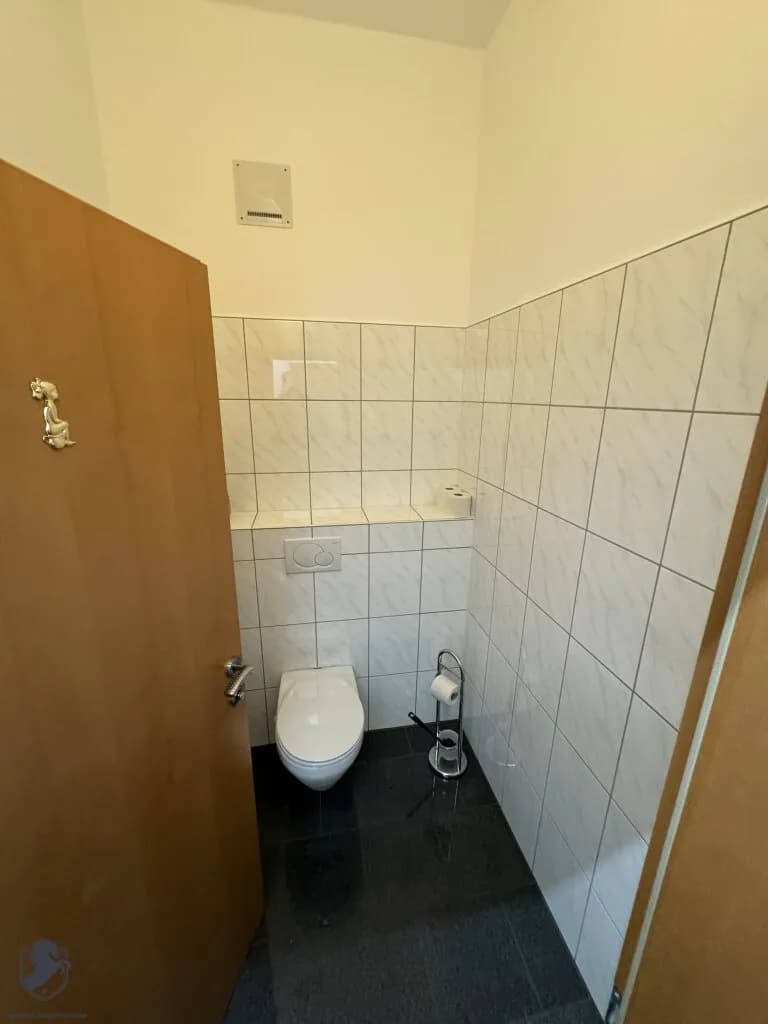 8-Zimmer-Gewerbeimmobilie kaufen in Korneuburg – 320 m², € 1.300.000 – Bild 23 von 32