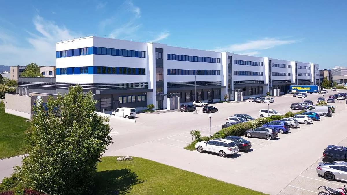 Gewerbeimmobilie mieten in Mödling – 673 m², € 15.889