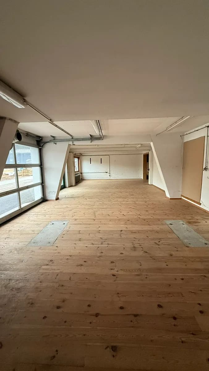 Gewerbeimmobilie mieten in Kitzbühel – 380 m², € 11